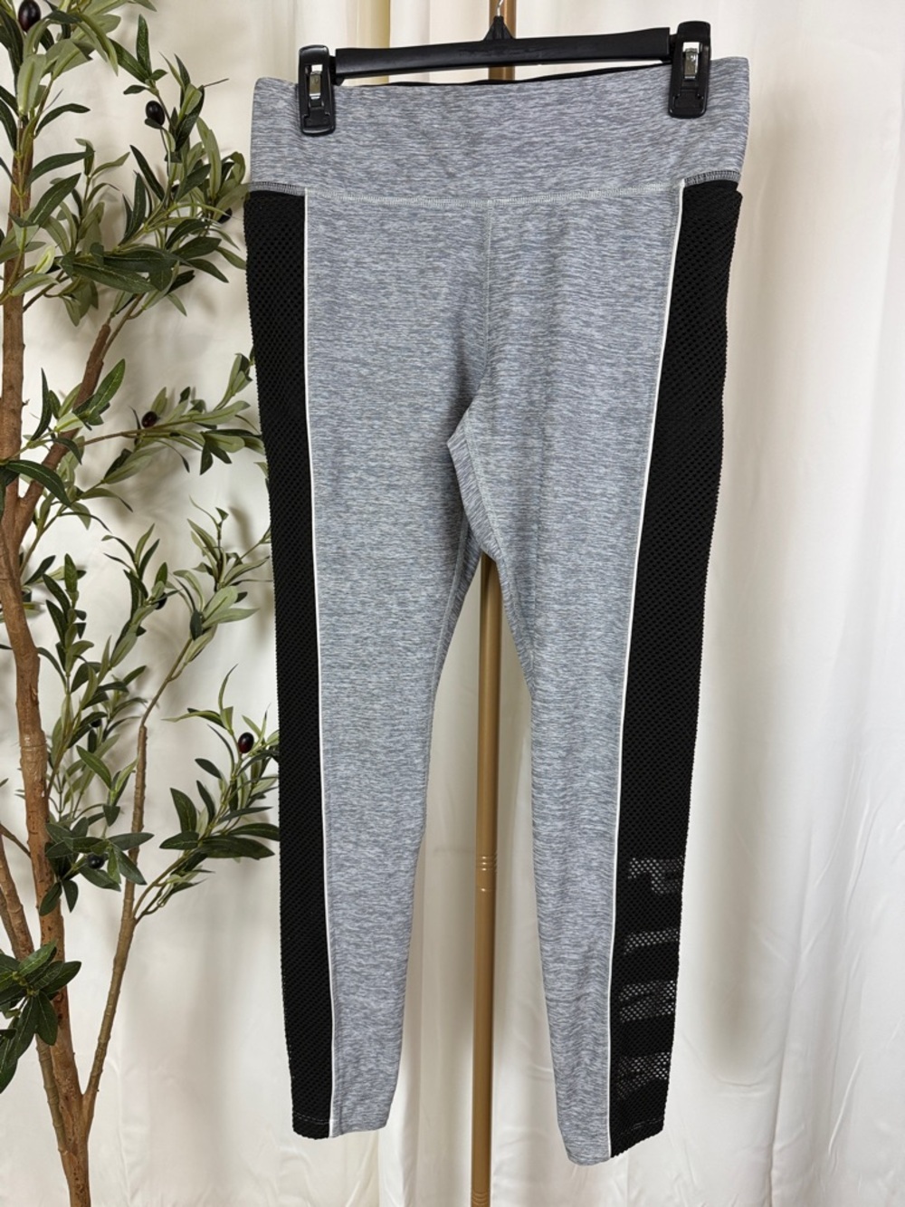 PINK Victoria's Secret Heather Grey Leggings with Black Side Panels Sz M (A3)
